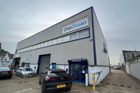 Industrial development to rent, Quayside Rd Southampton SO18 1BZ