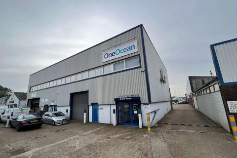 Industrial development to rent, Quayside Rd Southampton SO18 1BZ