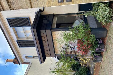 Restaurant to rent, 70 Parchment St Winchester SO23 8AT