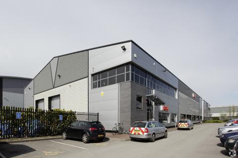 Warehouse to rent, Commerce Way Manchester M17 1HW