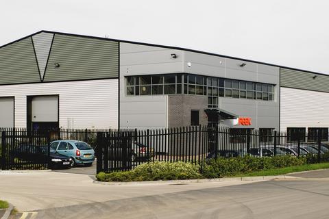 Warehouse to rent, Commerce Way Manchester M17 1HW