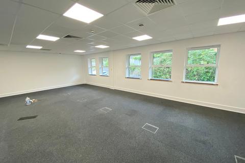 Office to rent, Old Gloucester Rd Bristol BS16 1GW
