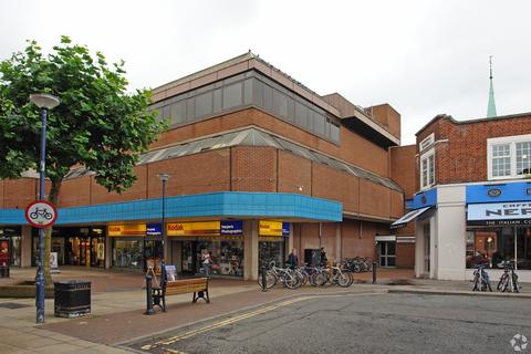 Retail property (high street) to rent, Commercial Way Woking GU21 6XR