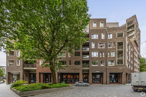 Retail property (high street) to rent, 3 Walworth Sq London SE17 1GA