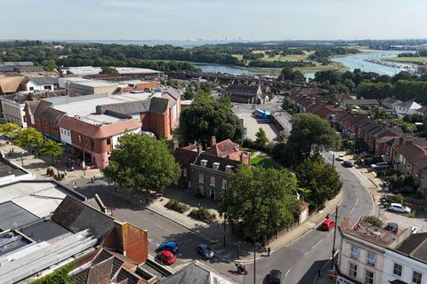 Restaurant to rent, 84 West St Fareham PO16 0JJ