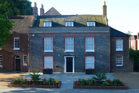 Restaurant to rent, 84 West St Fareham PO16 0JJ