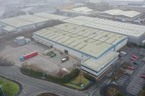 Distribution warehouse to rent, Mosley Rd Manchester M17 1QA