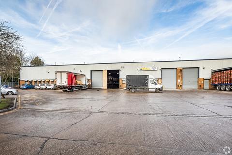 Warehouse to rent, Floats Rd Manchester M23 9WT