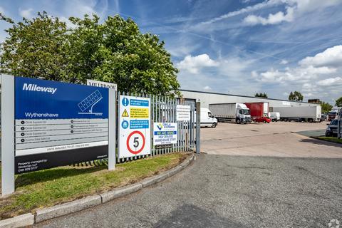 Warehouse to rent, Floats Rd Manchester M23 9WT