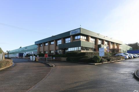 Distribution warehouse to rent, Longfield Rd Tunbridge Wells TN2 3DG