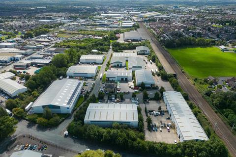 Warehouse to rent, Hawleys Ln Warrington WA2 8JA