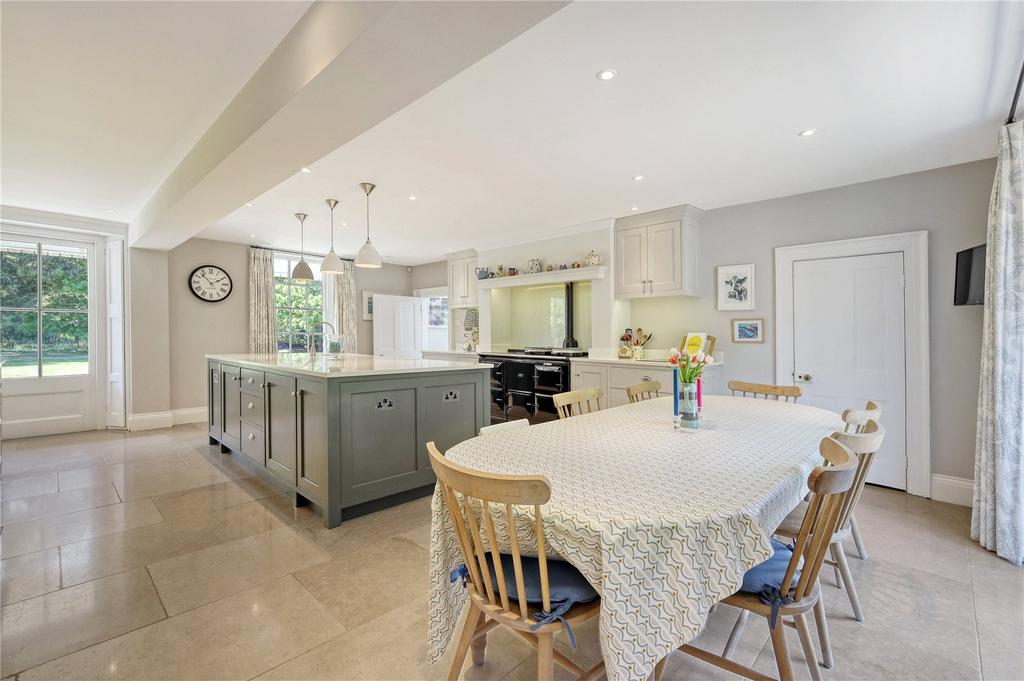 Kitchen/Breakfast Rm