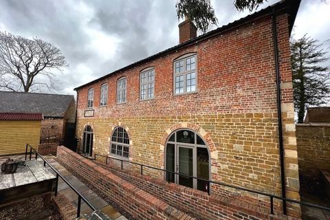 Retail property (high street) to rent, Woolsthorpe Rd Grantham NG32 1PA
