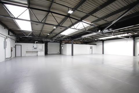 Showroom to rent, 100-116 Tanners Dr Milton Keynes MK14 5BP