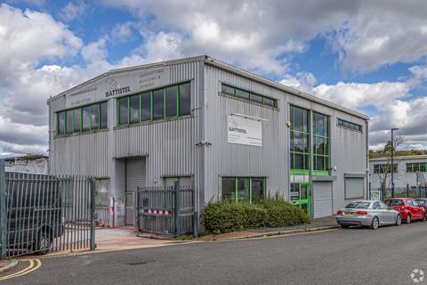 Warehouse to rent, Windsor Grove London SE27 9NT