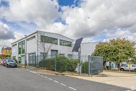 Warehouse to rent, Windsor Grove London SE27 9NT