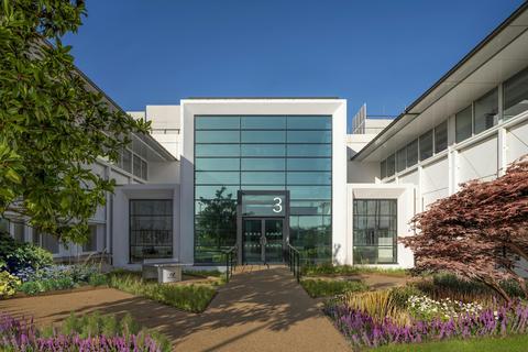 Office to rent, 3 Roundwood Ave Uxbridge UB11 1AH