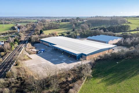 Distribution warehouse to rent, Furnace Ln Nether Heyford NN7 3LB
