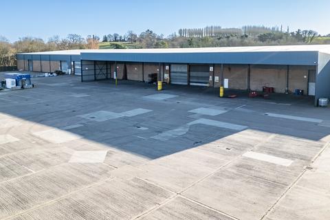 Distribution warehouse to rent, Furnace Ln Nether Heyford NN7 3LB