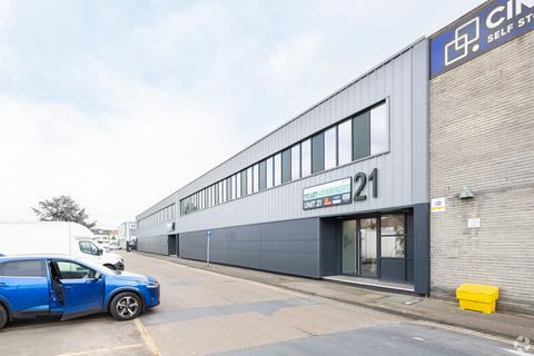 Warehouse to rent, Streatham Rd Mitcham CR4 2AP