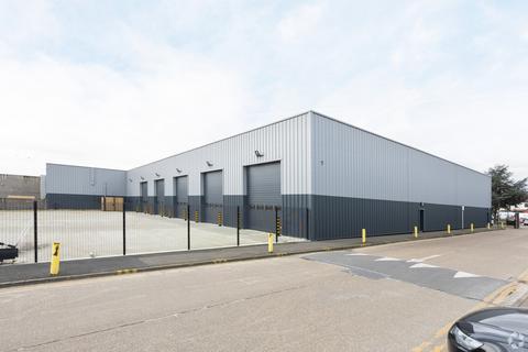Warehouse to rent, Streatham Rd Mitcham CR4 2AP