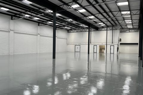 Distribution warehouse to rent, Tanners Dr Milton Keynes MK14 5BW