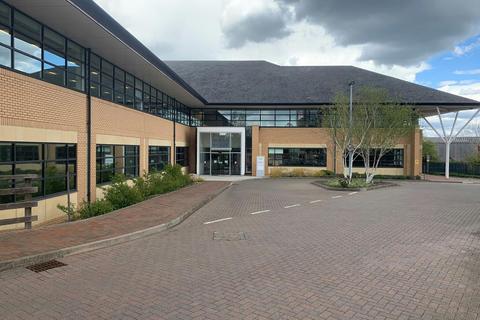 Office to rent, Cain Rd Bracknell RG12 1WP