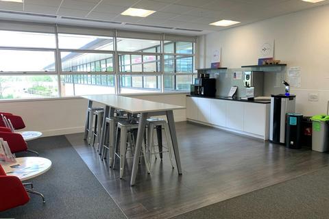 Office to rent, Cain Rd Bracknell RG12 1WP