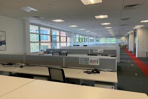 Office to rent, Cain Rd Bracknell RG12 1WP