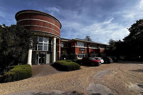 Office to rent, Cams Hl Fareham PO16 8UX