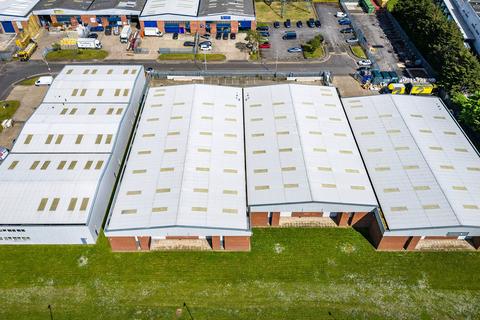 Warehouse to rent, Bath House Rd Croydon CR0 4TT