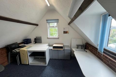 Office to rent, 30 New St Ringwood BH24 3AD