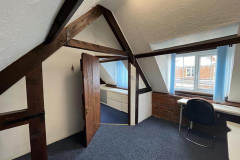 Office to rent, 30 New St Ringwood BH24 3AD
