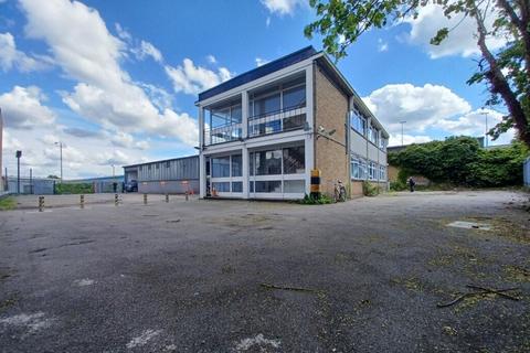 Industrial unit to rent, 212 Durnsford Rd London SW19 8DR
