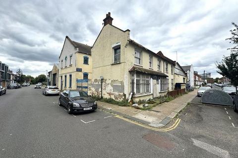 Industrial development to rent, 47-51 York Rd Brentford TW8 0QW
