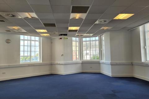 Retail property (high street) to rent, 39-43 Bank St Alloa FK10 1HP
