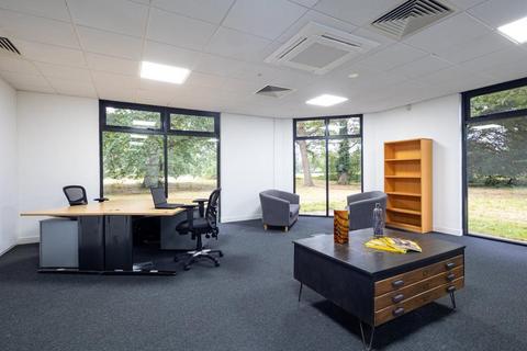 Office to rent, Milton Rd Uxbridge UB10 8PU