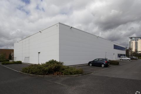 Warehouse to rent, Waterside Manchester M17 1WD