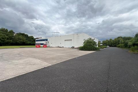 Warehouse to rent, Waterside Manchester M17 1WD
