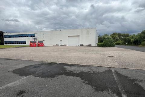 Warehouse to rent, Waterside Manchester M17 1WD