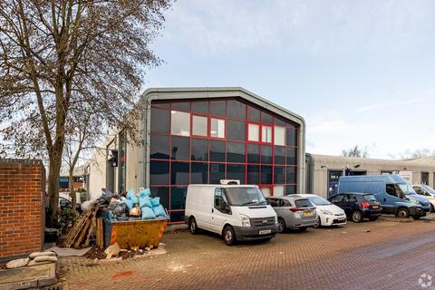 Warehouse to rent, Church Rd Mitcham CR4 3TD