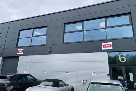 Warehouse to rent, Ford Rd Chertsey KT16 8HG