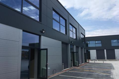 Warehouse to rent, Ford Rd Chertsey KT16 8HG