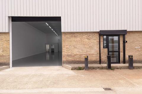 Warehouse to rent, Rosslyn Cres Harrow HA1 2RZ