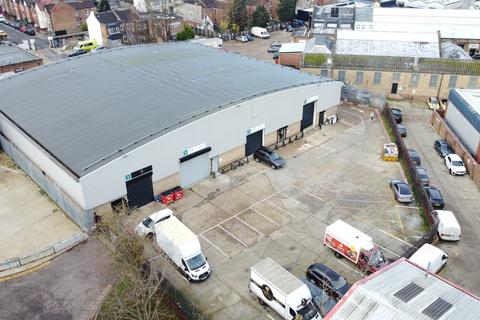 Warehouse to rent, Rosslyn Cres Harrow HA1 2RZ