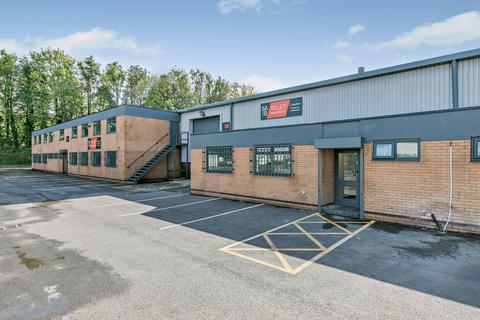 Warehouse to rent, Transpennine Trading Estate, Gorrells Way Rochdale OL11 2PX