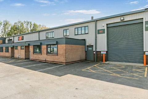 Warehouse to rent, Transpennine Trading Estate, Gorrells Way Rochdale OL11 2PX