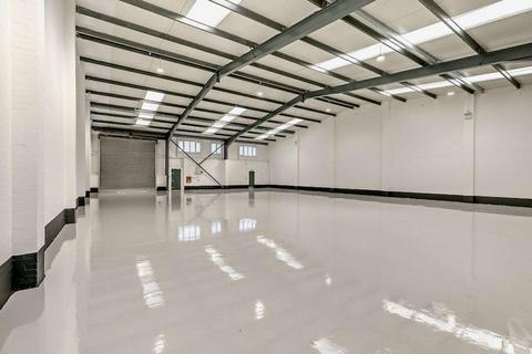 Warehouse to rent, Transpennine Trading Estate, Gorrells Way Rochdale OL11 2PX