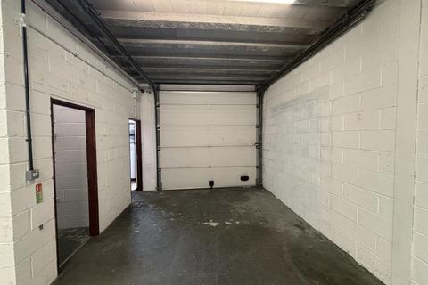 Warehouse to rent, Wirral Park Rd Glastonbury BA6 9XE