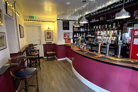 Pub for sale, 15 Fore St Buckfastleigh TQ11 0BT
